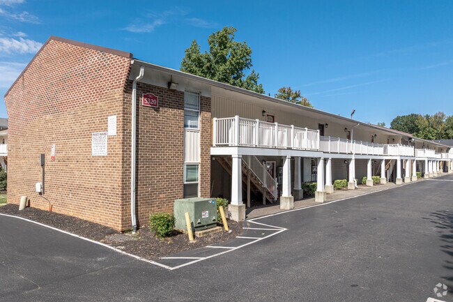 Foto del edificio - Meadow Creek Apartments