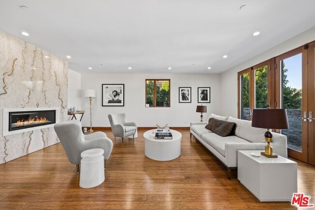 Foto del edificio - 2437 Apollo Dr