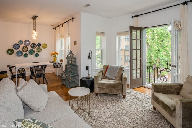 Building Photo - 2526 Jackson Ave