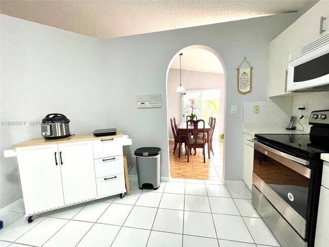 Foto del edificio - 9929 NW 29th Terrace