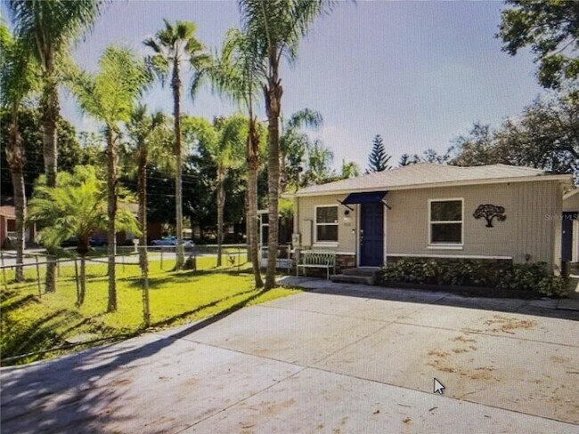Foto del edificio - 9725 Alsobrook Ave