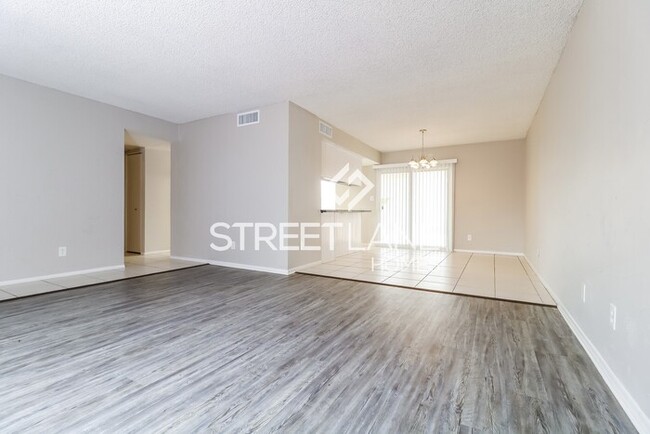 Building Photo - Beautiful 3 Bedroom 2 Bathroom Home in Pho...