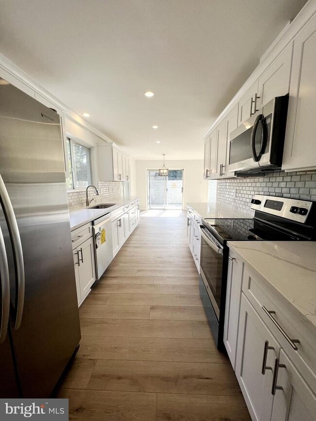 Building Photo - 7004 Duncraig Ct