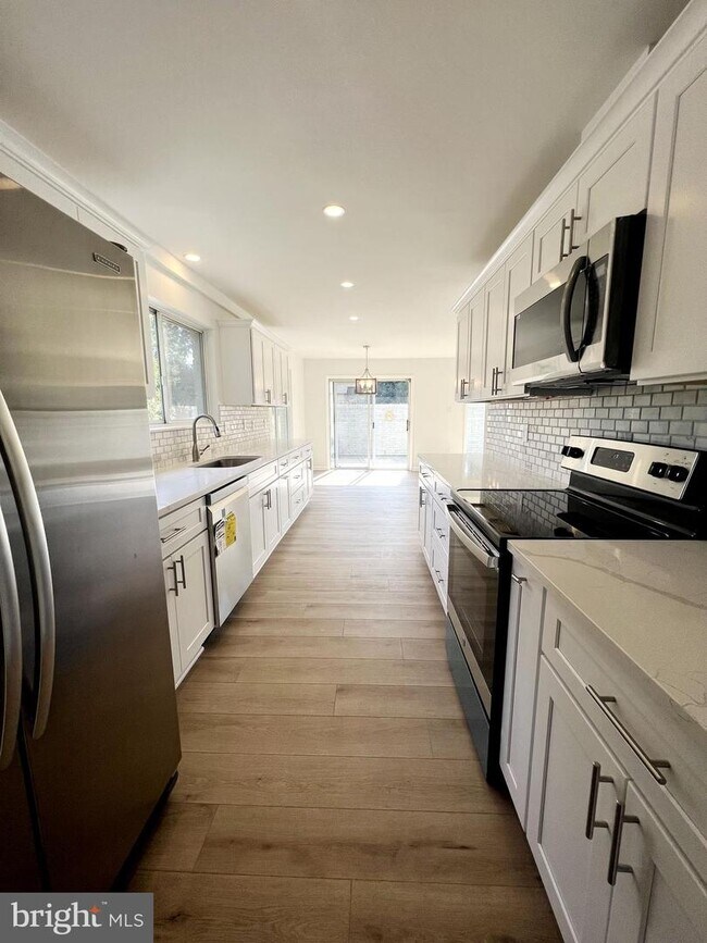 Foto del edificio - 7004 Duncraig Ct