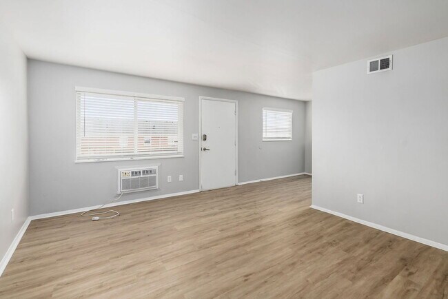 Foto del edificio - 611 Riverview Dr