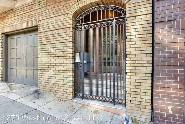Building Photo - 1870 Washington St