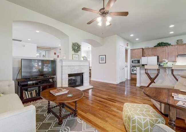 Building Photo - 15409 Interlachen Dr