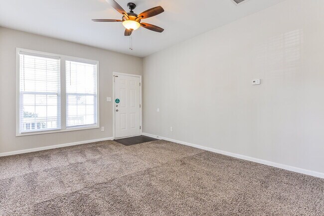 Foto del edificio - 3879 Pin Oak Rd