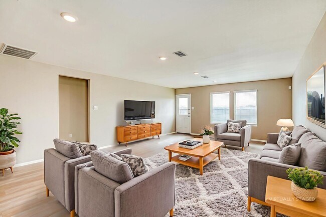 Foto del edificio - 3363 Avary River Ln