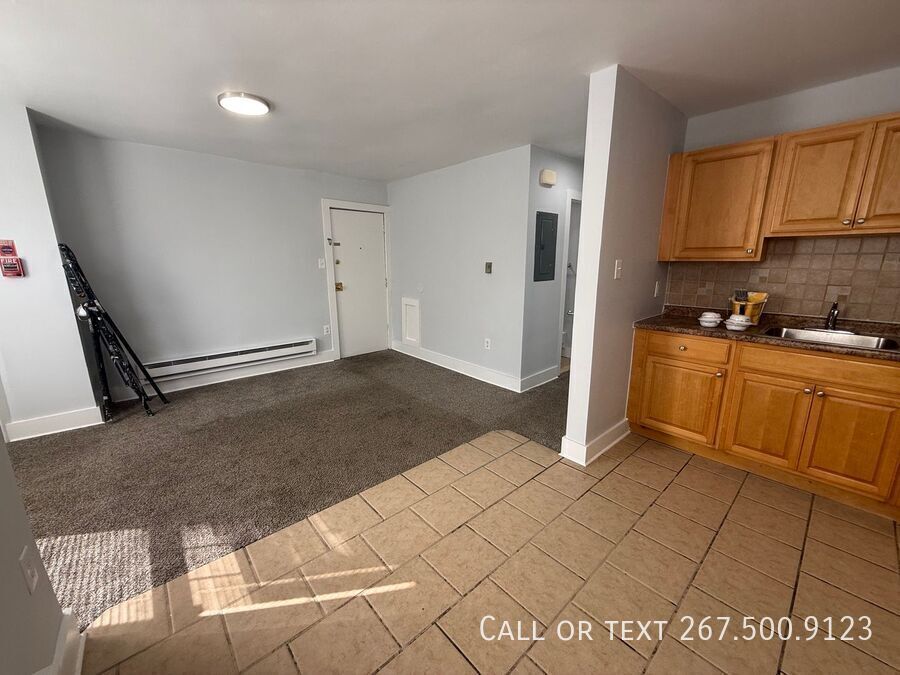 Photo - 241 W Queen Lane-
