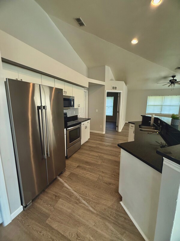 Foto principal - 325 Ichabod Ave
