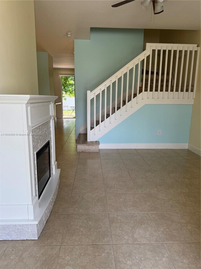 Foto del edificio - 4849 NW 57th Ct
