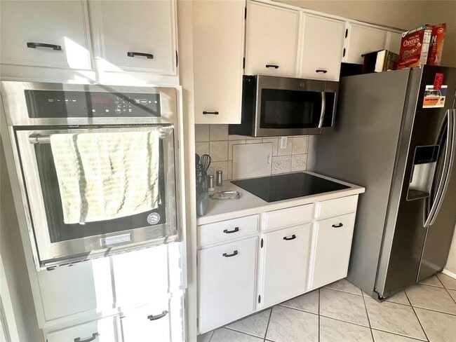 Building Photo - 1411 Ramada Dr