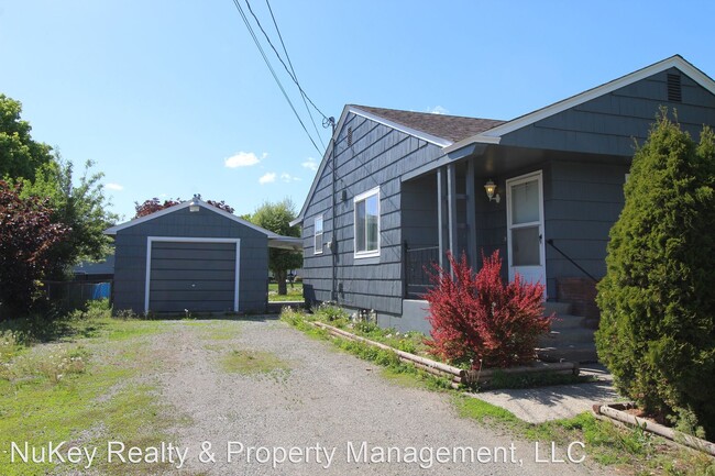 Building Photo - 4 br, 2 bath House - 621 N. Burnes Rd.