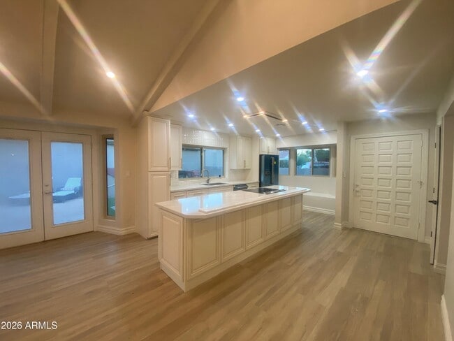 Building Photo - 7606 E Vía De Lindo