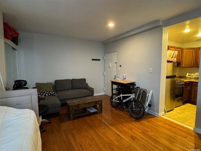 Foto del edificio - 310 Riverside Blvd