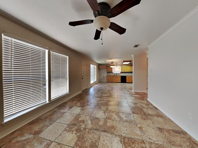 Building Photo - *No App Fee* $1,000 off first month. Pre-l...
