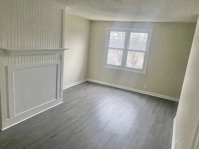 Building Photo - 2 bed 1.5 bath 10 min to downtown Nash