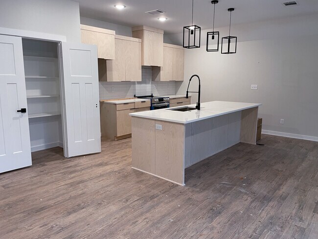 Foto del edificio - 17471 County Rd 4108