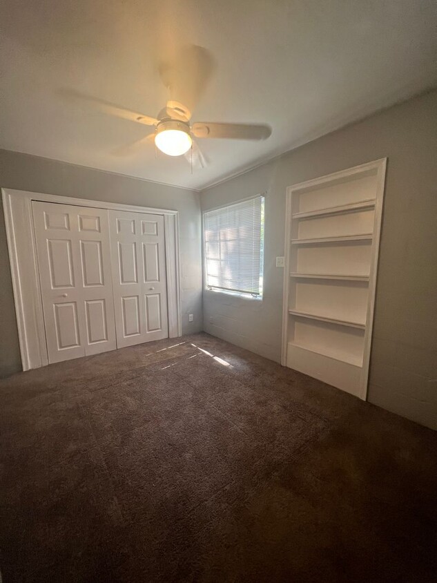 Building Photo - Cozy 1/1 in Orange Park Available Now!