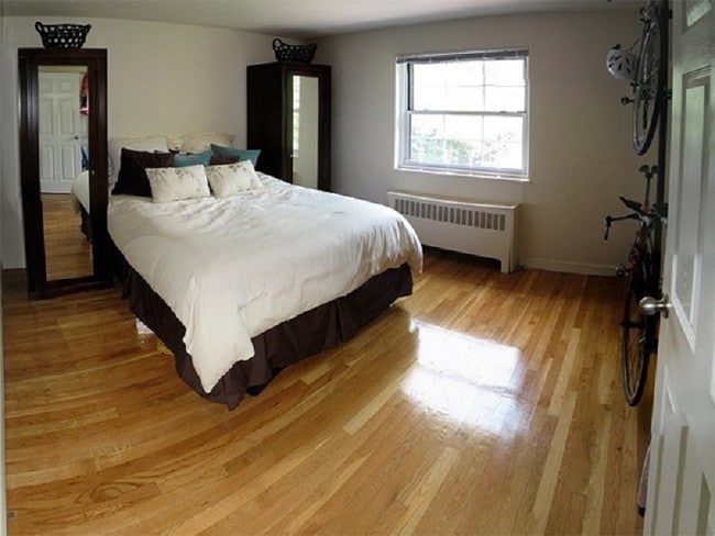Bedroom - The Williamsburg Apartments