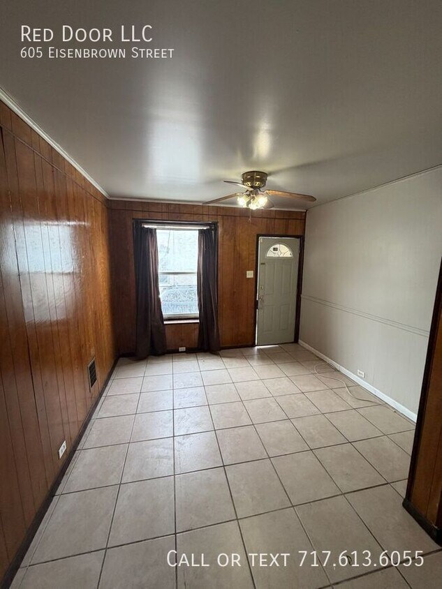 Photo - 605 Eisenbrown Street-
