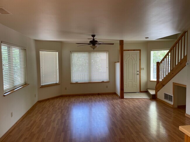 Building Photo - 119 S O'Leary St