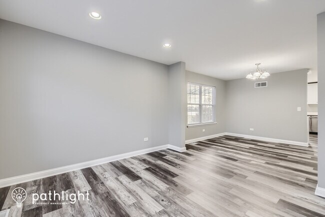 Foto del edificio - 1717 Hidden Oaks Court