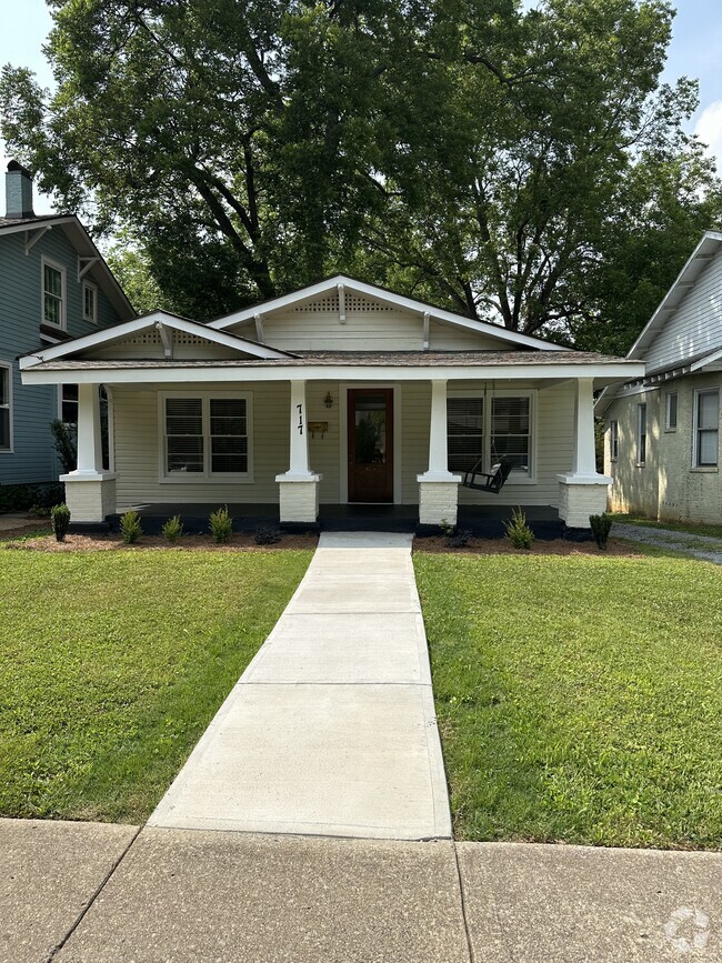 Five Points Historic District Apartments for Rent with Hardwood Floors