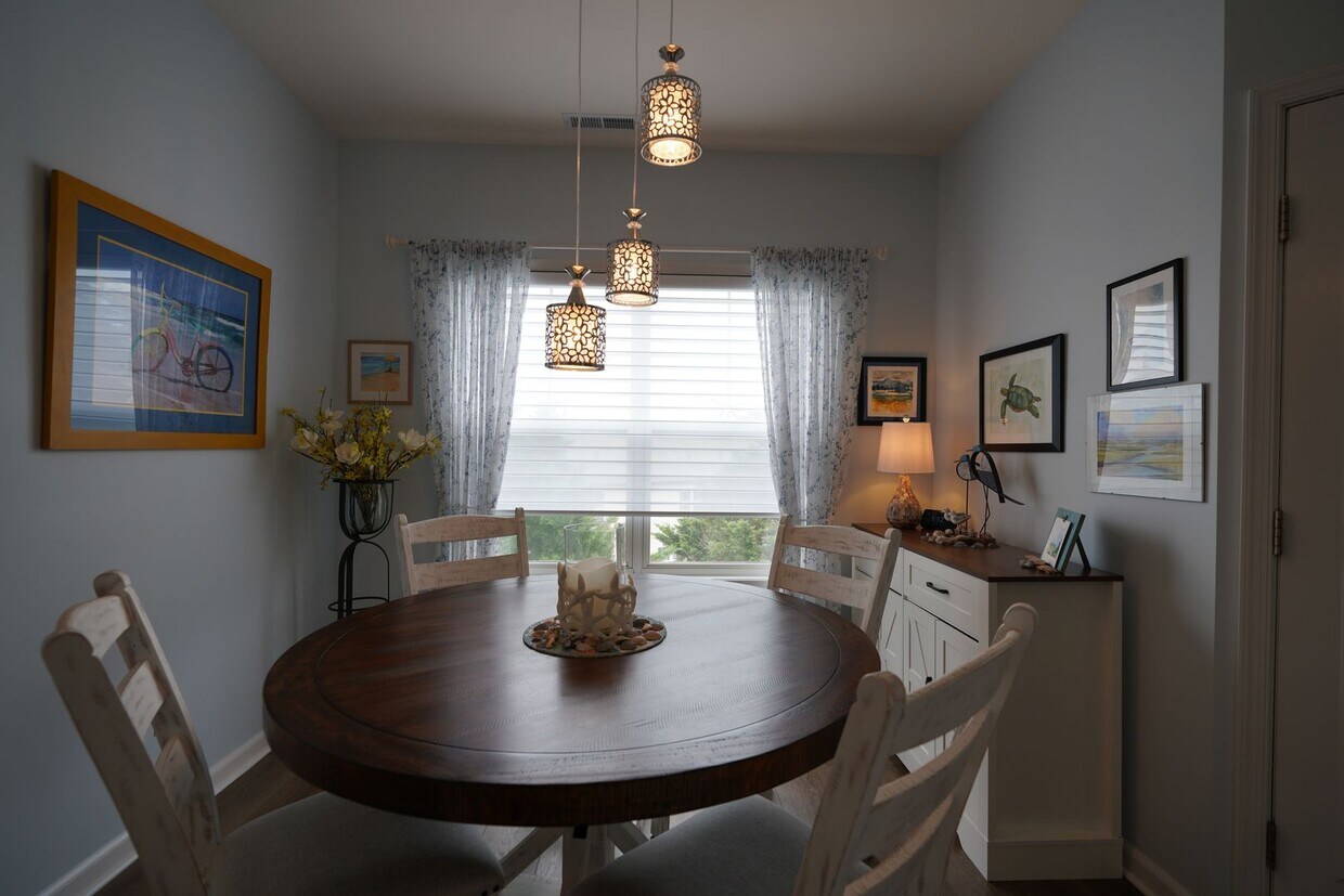 Building Photo - Great 3rd floor condo in Villas of Bay Crossing