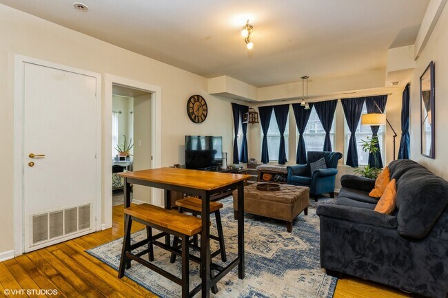 Foto del edificio - 6423 N Greenview Ave