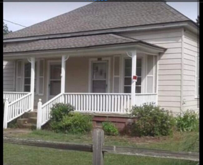 Building Photo - 1332 Milligan St
