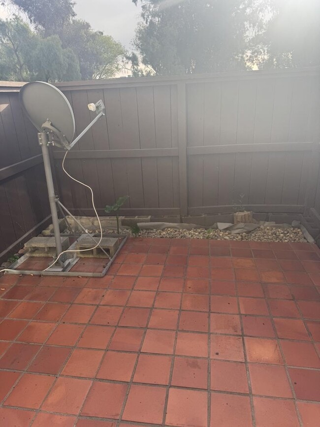 Foto del edificio - 39997 Cedar Blvd