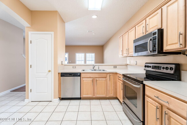 Building Photo - 1683 Biscayne Bay Cir