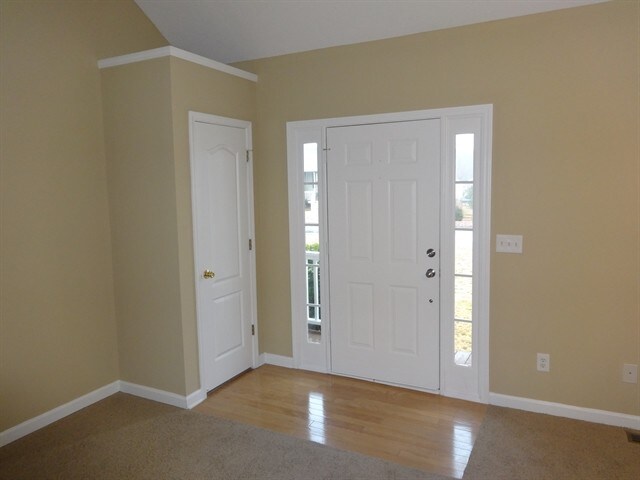 Building Photo - 221 Hickory Lake Drive