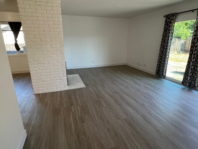 Building Photo - 3690 Pruneridge Ave