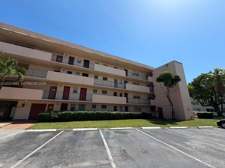 Photo - 1450 NE 191st Street Unit 106