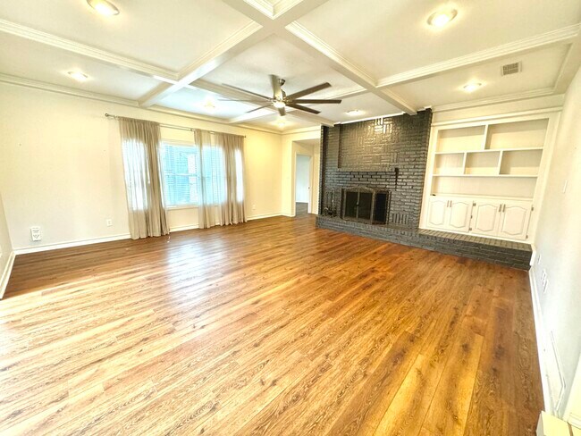 Foto del edificio - 9306 Utica Dr