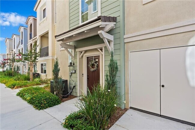Building Photo - 868 Seville Ln