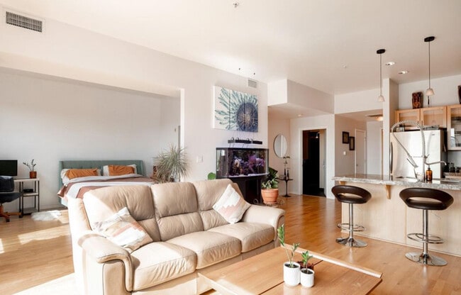 Building Photo - 1440 Little Raven St