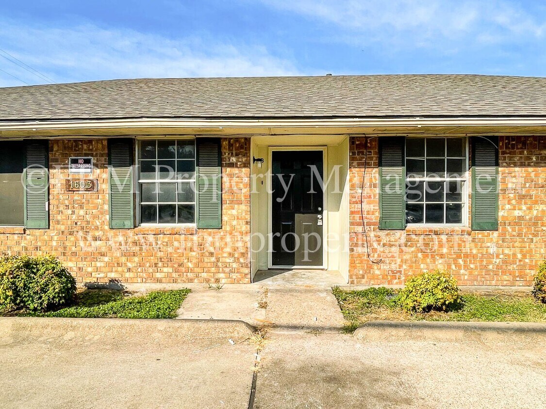 Foto principal - 1603 S Hall St