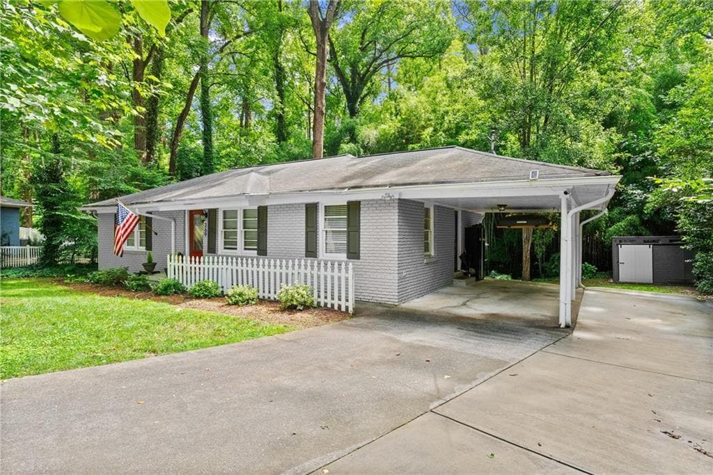 Primary Photo - 269 Terrydale Dr SE