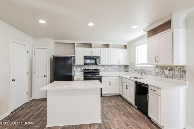 Building Photo - 6797 Brittany Oak Dr