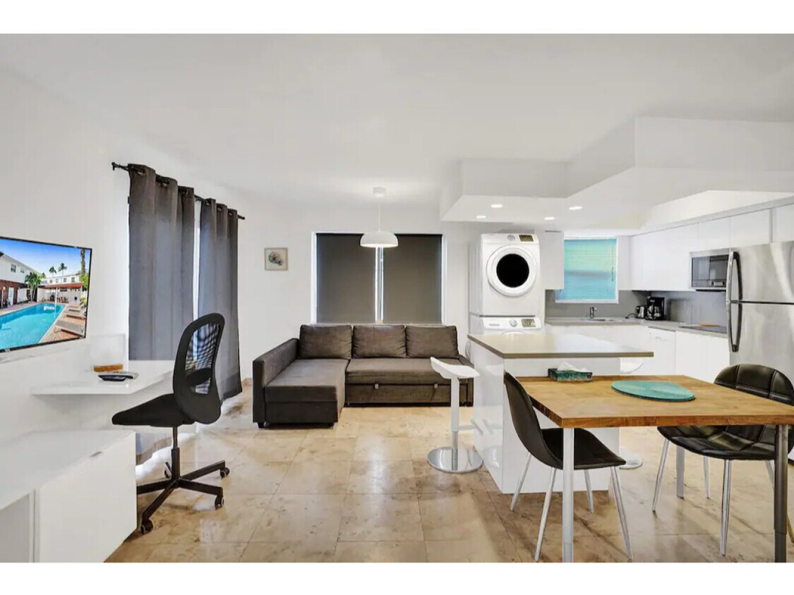 Foto principal - 3215 NE 7th St