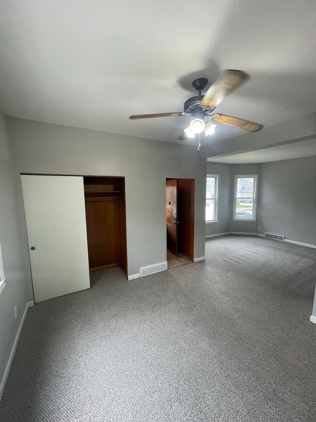 Building Photo - 1114-1116 S 86th St. (Duplex)