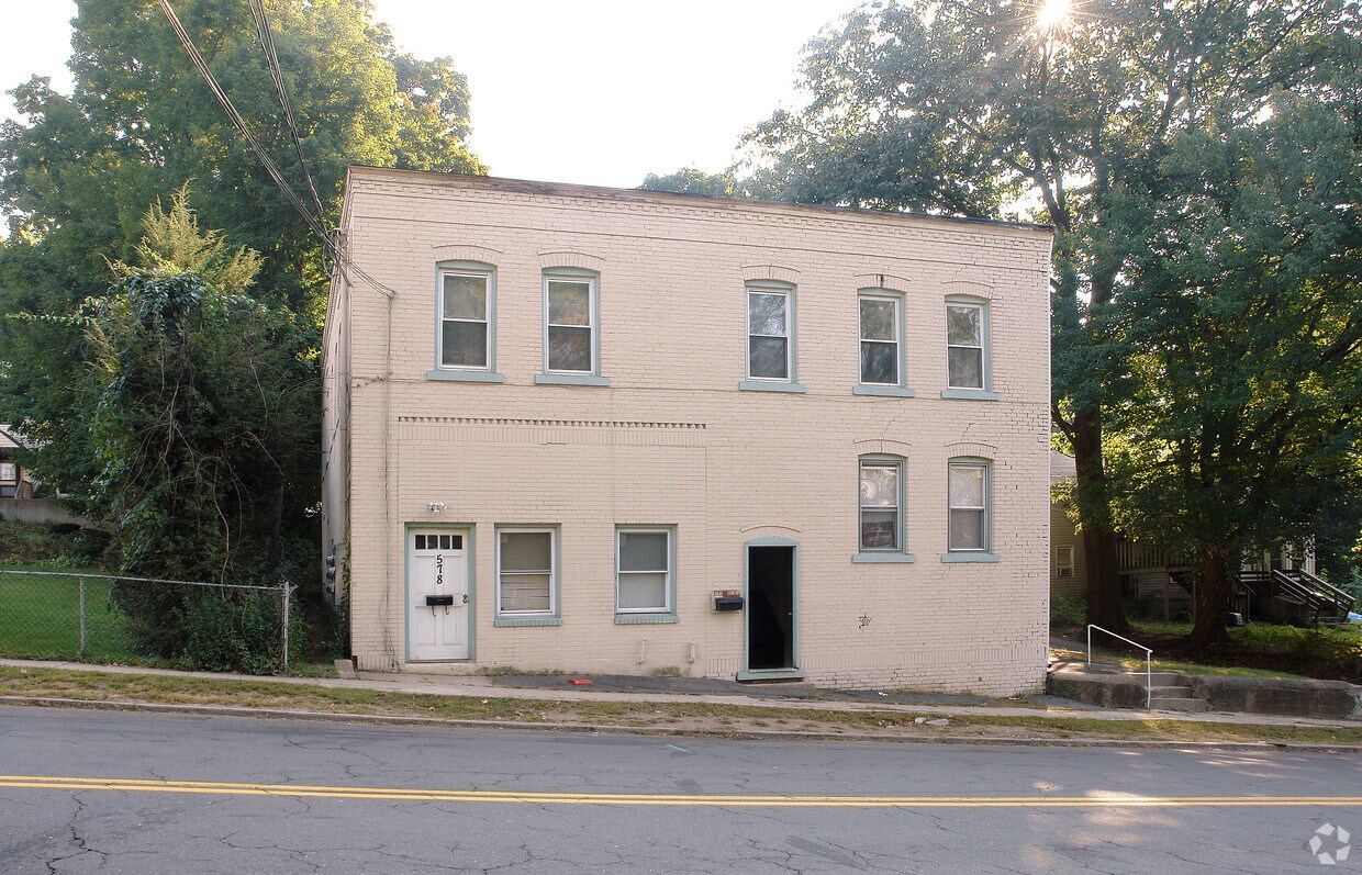 Foto del edificio - 574-578 N Main St