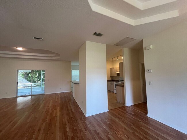 Building Photo - Beautiful 4 Bedroom Home with Huge yard!