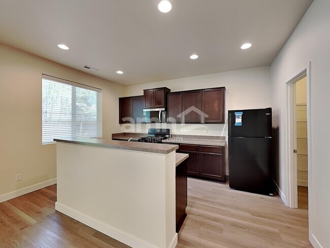 Foto del edificio - 1719 Blacktail Ln