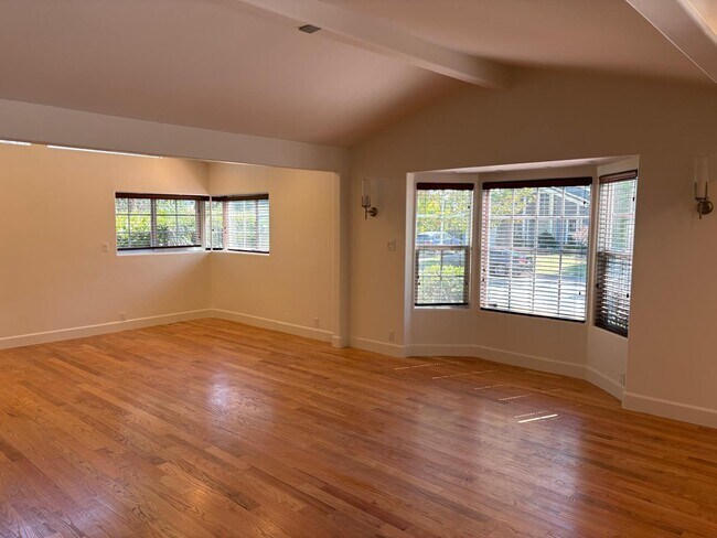 Foto del edificio - 4809 Norwich Ave