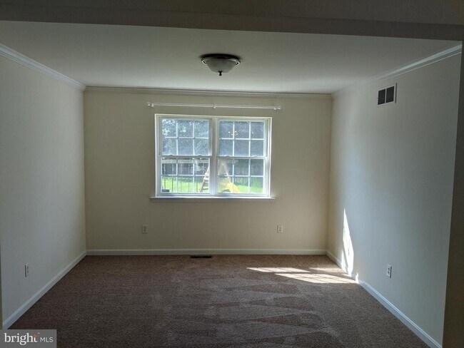 Foto del edificio - 156 Meadow Ridge Pkwy